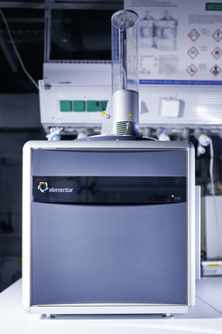 Elemental analyzer vario MAX cube,Elementar Analysensysteme GmbH,Elementar-Straße 1, D-63505 Langenselbold, Germany